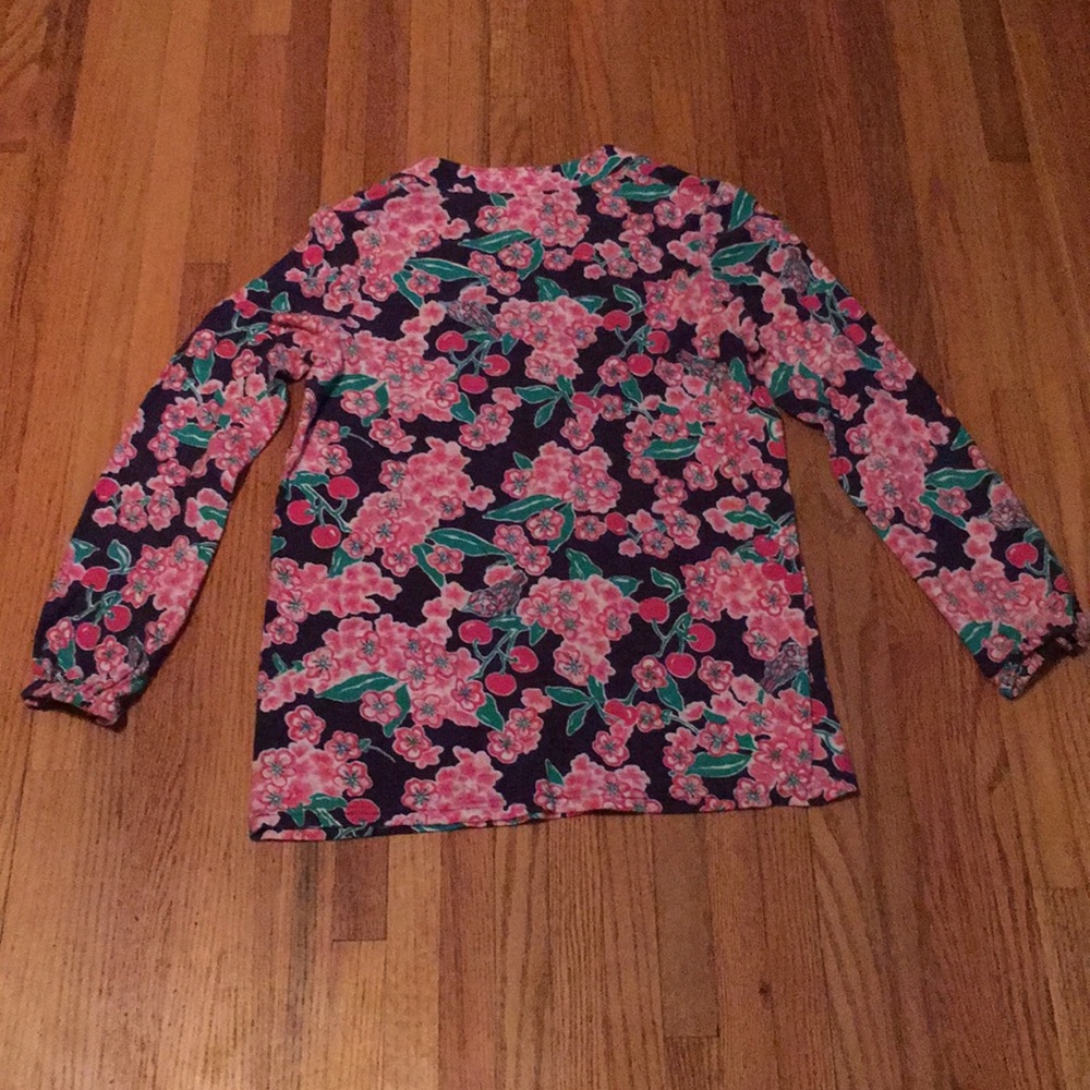 Gently used Lilly Pulitzer long sleeve T-shirt - Picture 5 of 5